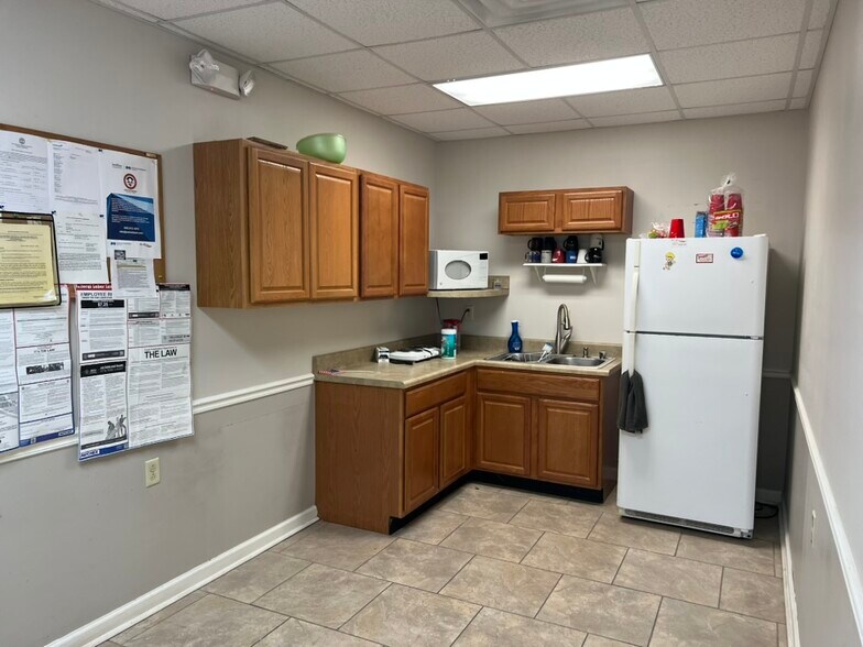 More Photos Of 6120 Airways Blvd, Chattanooga Warehouse For Sale