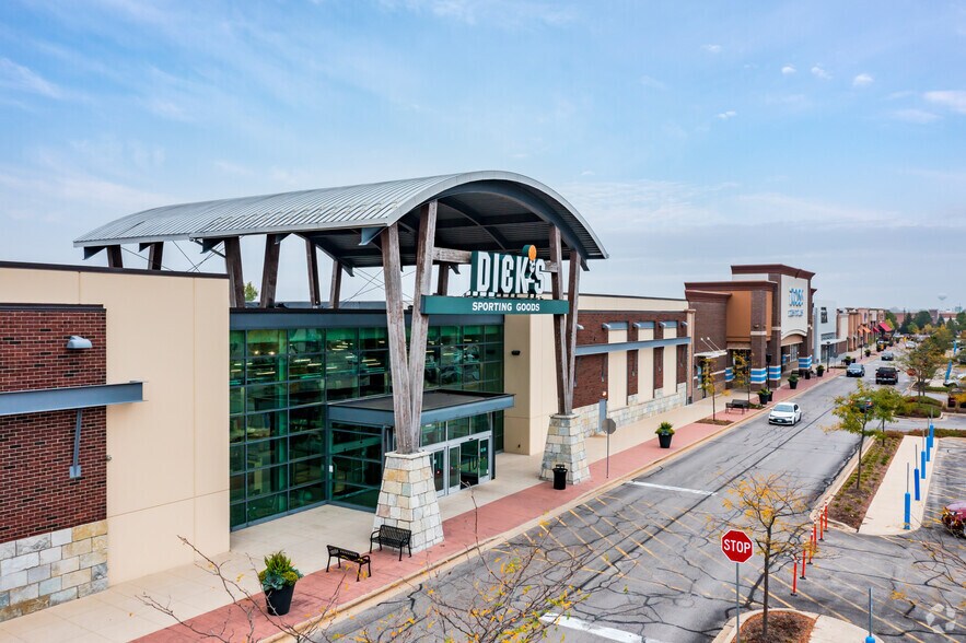 More Photos Of 1800-2124 S Randall Rd, Algonquin Storefront For Lease