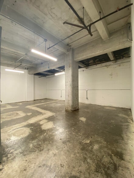 More Photos Of 901 E 31st St, Los Angeles Manufacturing For Lease
