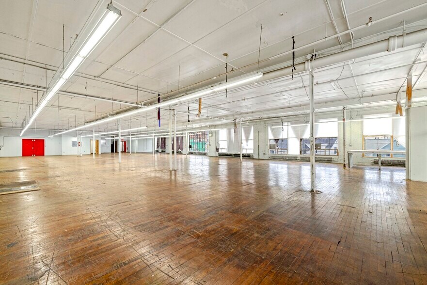 More Photos Of 165-167 Bow St, Everett Light Manufacturing For Lease