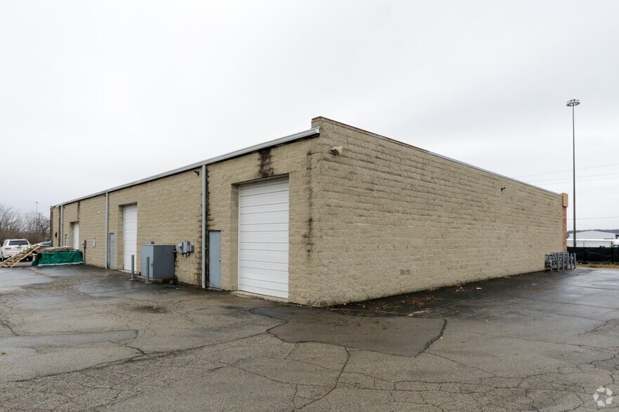 More Photos Of 3300-3312 Encrete Ln, Dayton Light Manufacturing For Lease