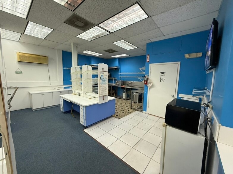 More Photos Of 7700 W 24th Ave, Hialeah Warehouse For Lease