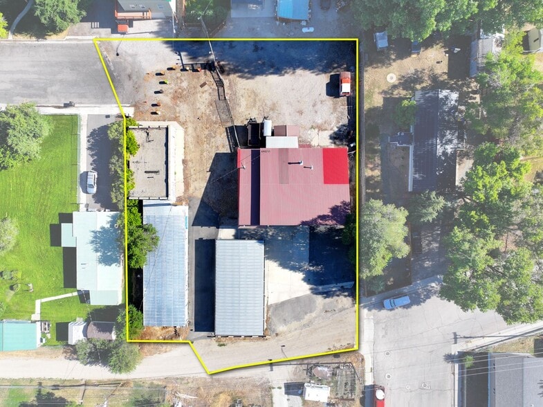 More Photos Of 115 Washington St, Lander Flex For Sale