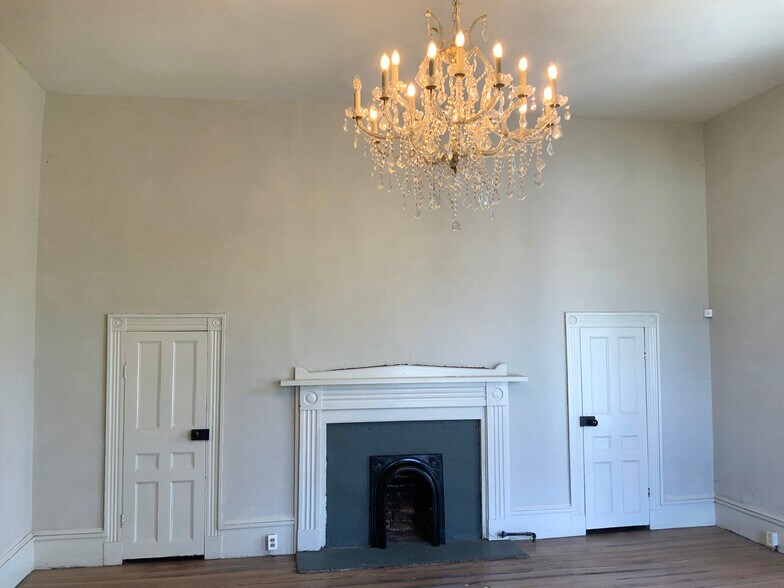 More Photos Of 117 E Academy St, Union Office For Sale