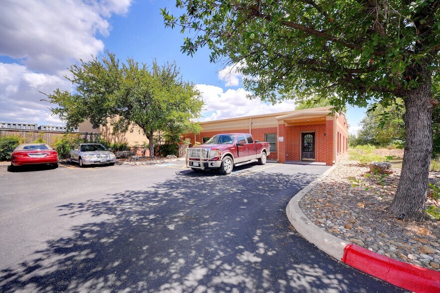 More Photos Of 1300 Universal City Blvd, Universal City Warehouse For Sale