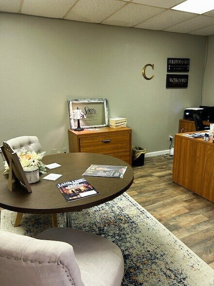 More Photos Of 5350 E 46th St, Tulsa Office For Lease