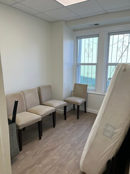 More Photos Of 5 Barney Cir SE, Washington Medical For Lease