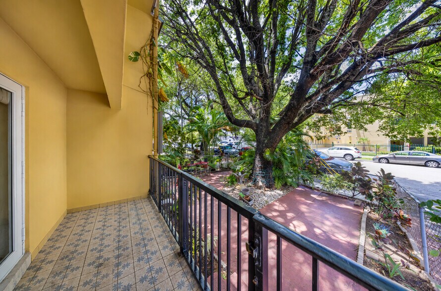 More Photos Of 840-858 NW 4th St, Miami Apartments For Sale