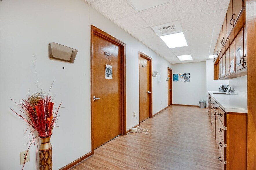 More Photos Of 231 Memorial Dr, Jacksonville Medical For Sale