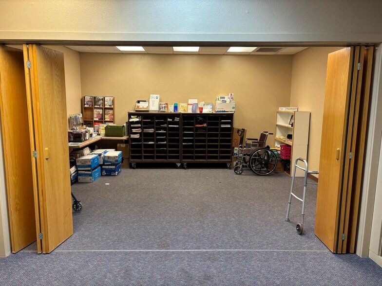 More Photos Of 2002 N Stockton Hill Rd, Kingman Medical For Sale