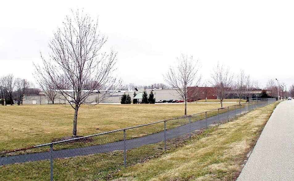 More Photos Of 1201 S Ohio St, Martinsville Distribution For Sale