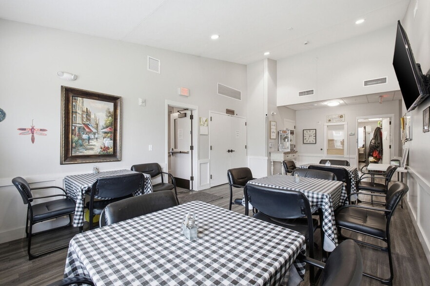 More Photos Of 915 N H St, Fremont Assisted Living For Sale