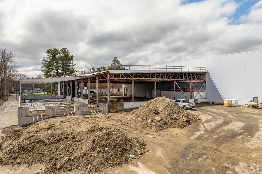 More Photos Of 1537 Grafton Rd, Millbury Warehouse For Lease