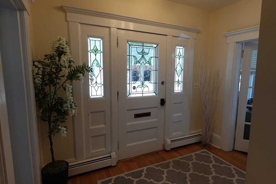 More Photos Of 235 Everett Ave, Wyckoff Office For Sale