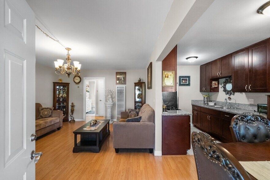 More Photos Of 6661 Wilkinson Ave, North Hollywood Apartments For Sale