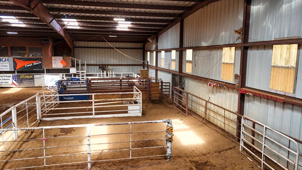 More Photos Of 99 Stacks Dr, Damascus Horse Stables For Sale