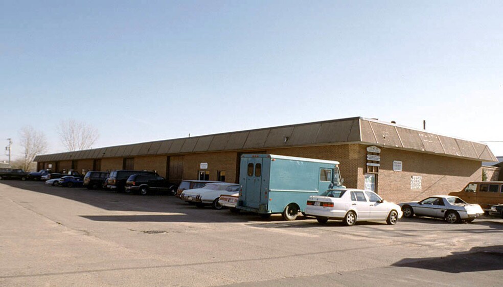 More Photos Of 22029 N Pepper Rd, Lake Barrington Warehouse For Lease