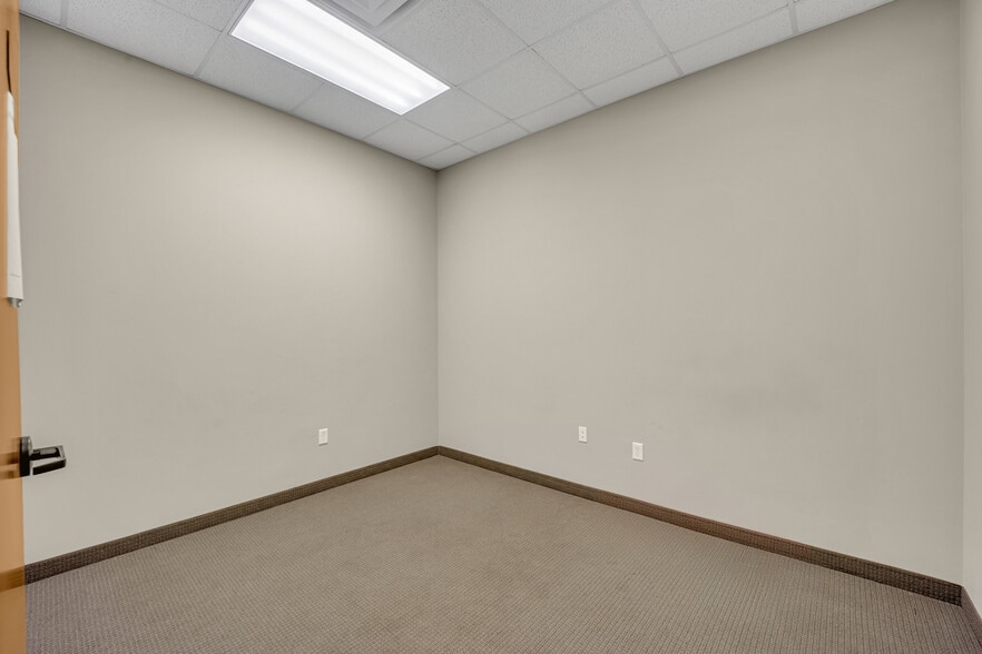 More Photos Of 1804 Owen Ct, Mansfield Light Distribution For Lease