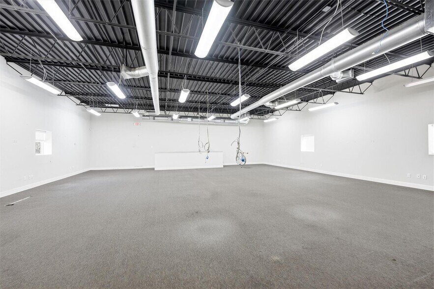 More Photos Of 1300 E Belknap St, Fort Worth Showroom For Sale