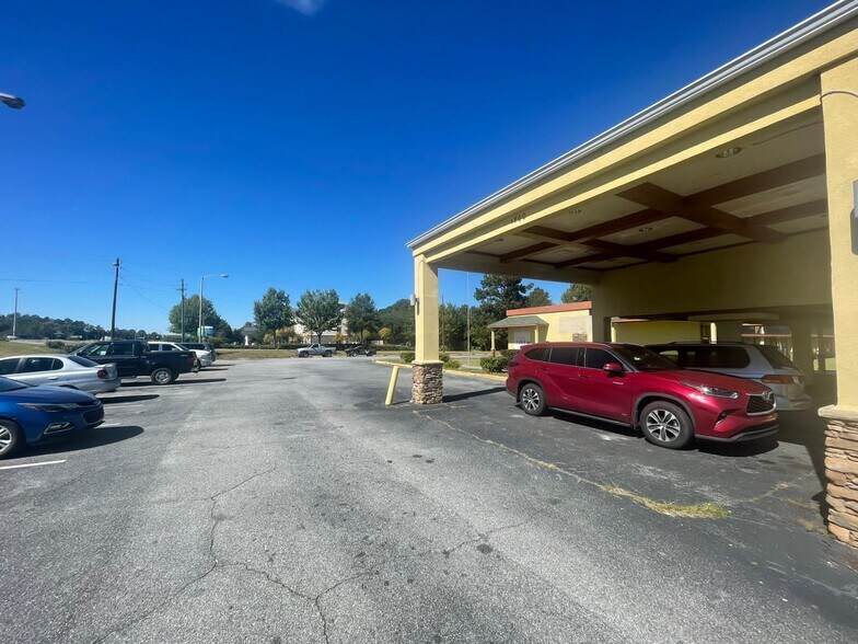 More Photos Of 1700 US-280, Phenix City Hotel For Sale
