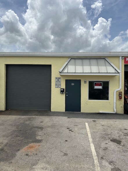 Primary Photo Of 1080 S Dixie Hwy W, Pompano Beach Warehouse For Lease