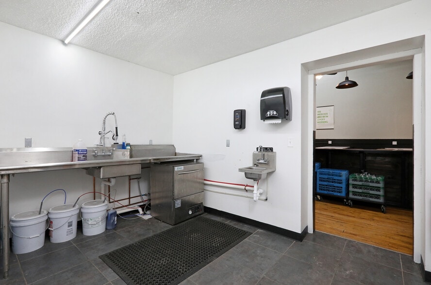 More Photos Of 1119 6th st, Nevada General Retail For Sale