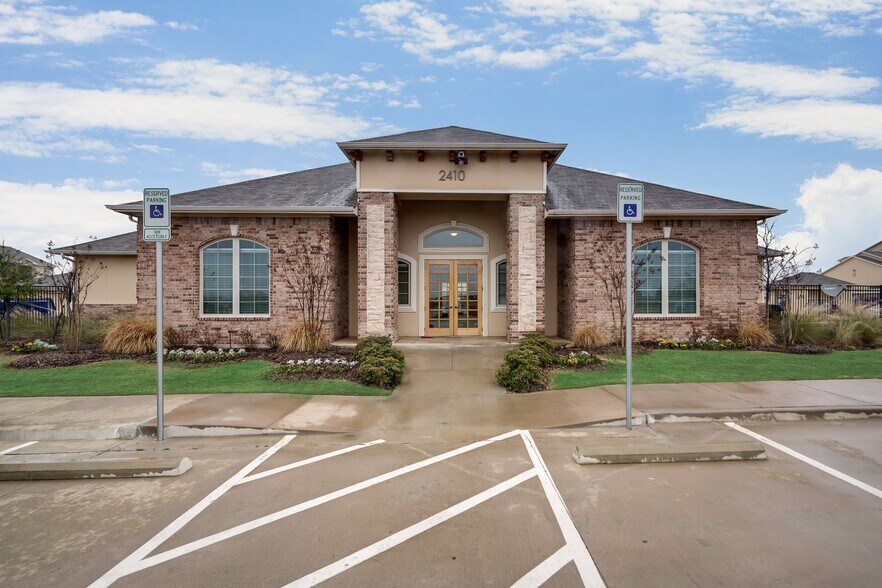 More Photos Of 2410 W Jack Finney Blvd, Greenville Apartments For Sale