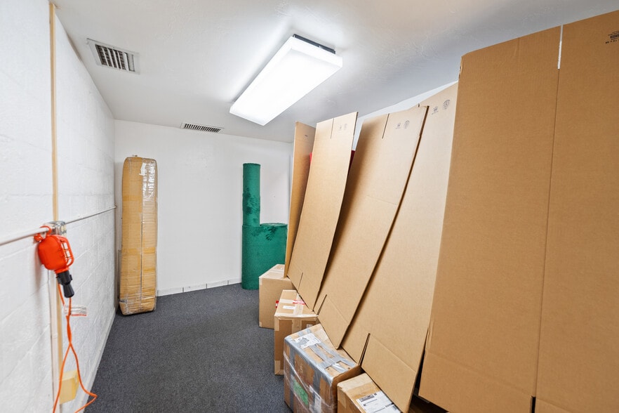 More Photos Of 13826-13838 SW 142nd Ave, Miami Warehouse For Sale