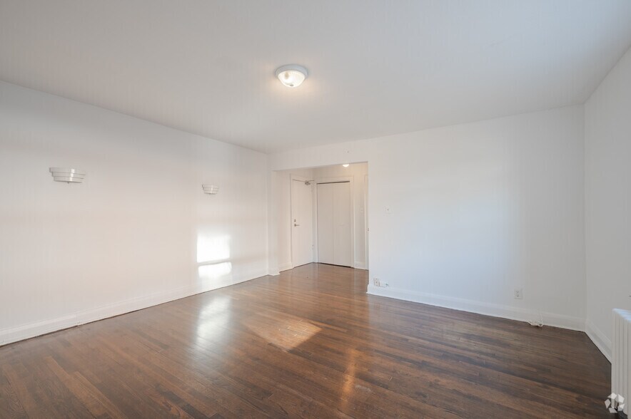 More Photos Of 1520-1524 Bathurst St, Toronto Apartments For Sale