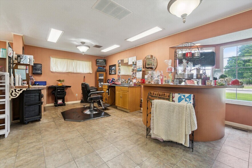 More Photos Of 4344 Richfield Rd, Flint Office For Sale