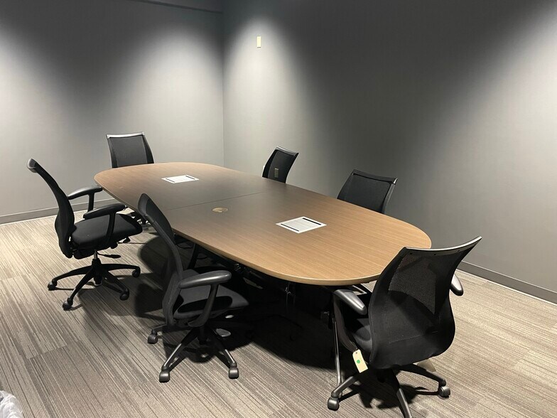 More Photos Of 3201-3301 Armar Dr, Marion Coworking Space