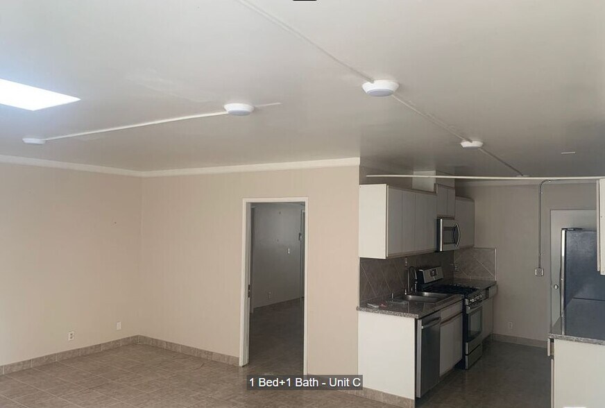 More Photos Of 7304 Canby Ave, Reseda Freestanding For Sale