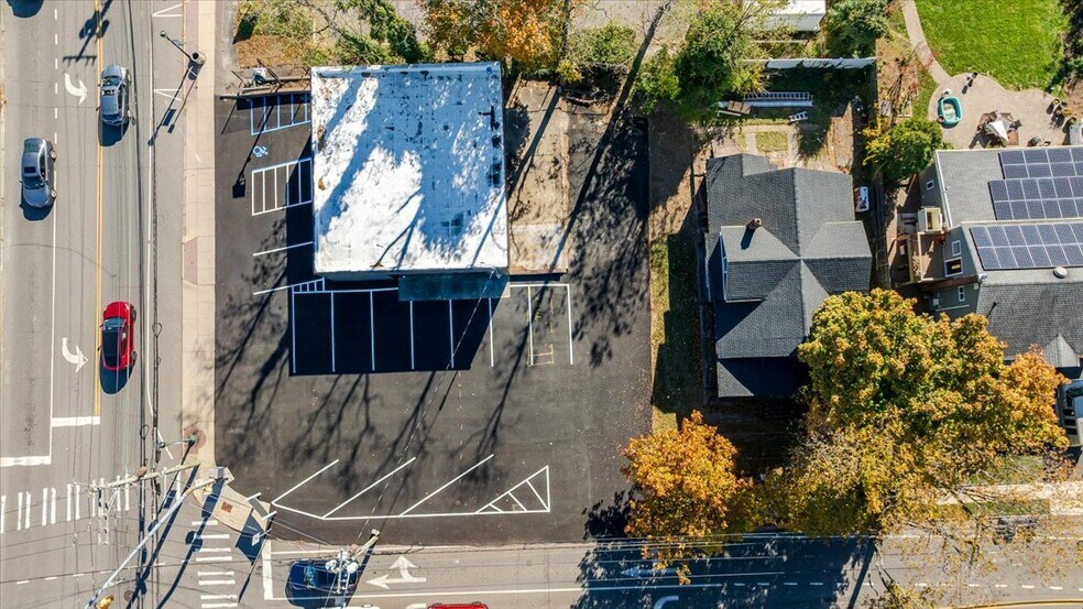 More Photos Of 304 Larkfield Rd, East Northport Freestanding For Sale