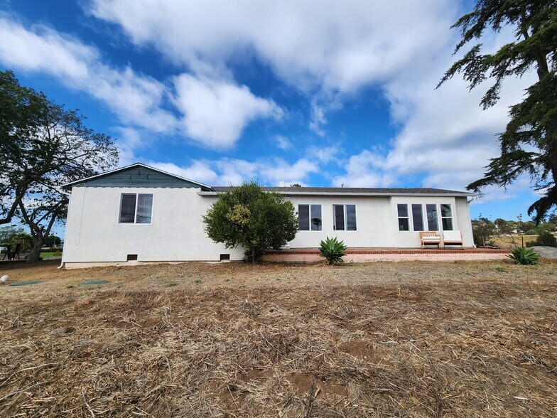 More Photos Of 1060 Crest View Rd, Vista Land For Sale