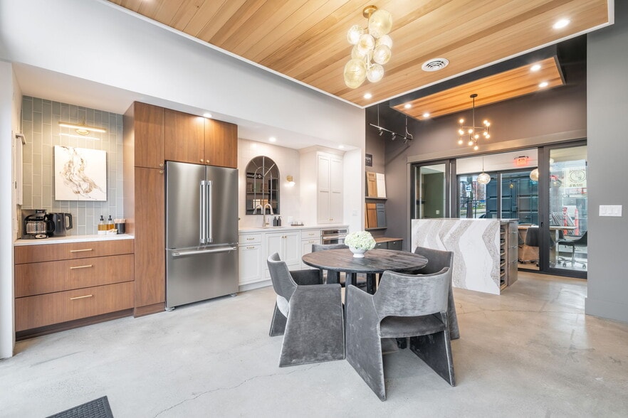 More Photos Of 1464 49th St NW, Seattle Office For Sale