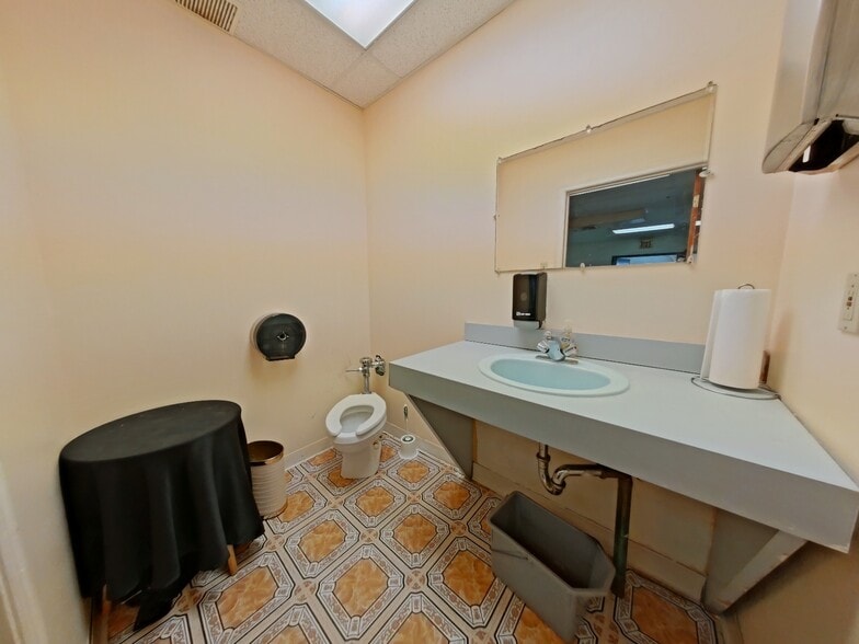 More Photos Of 3914 N 6th St, Philadelphia Religious Facility For Sale