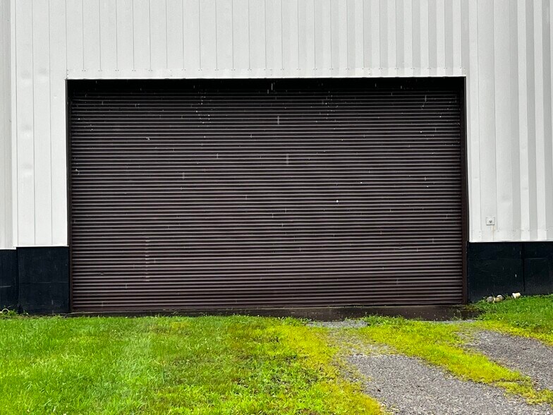 More Photos Of 46 PA-519, Eighty Four Warehouse For Lease