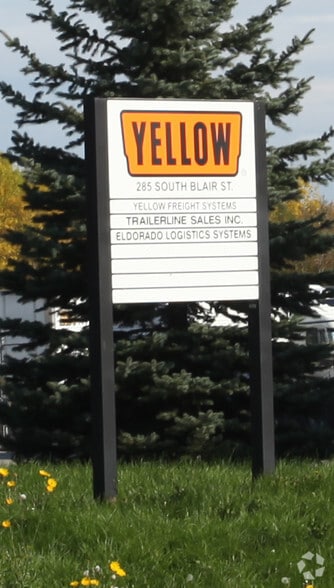 More Photos Of 285 S Blair St, Whitby Truck Terminal For Lease