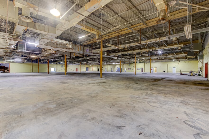 More Photos Of 1664 Sharon Rd, Washington Warehouse For Sale