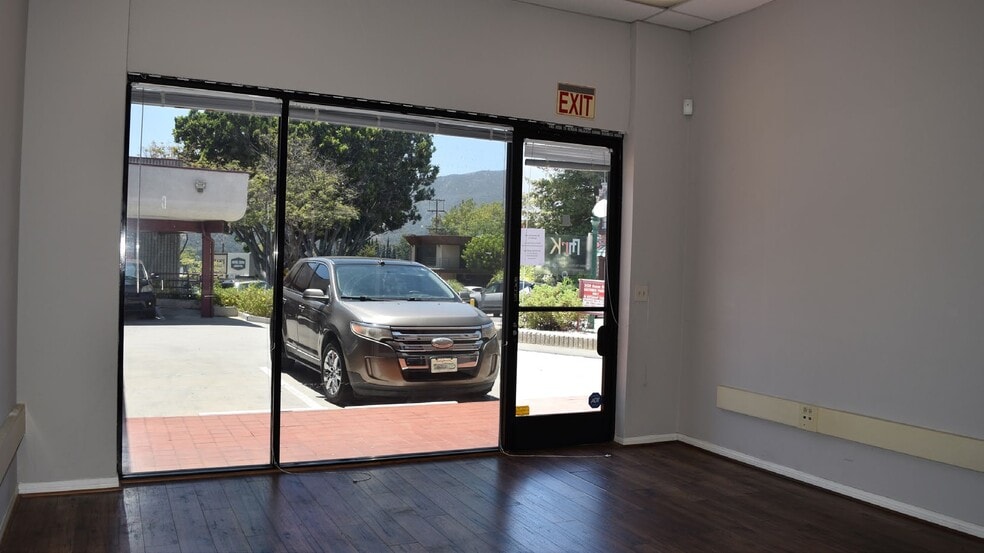 More Photos Of 3430 Ocean View Blvd, Glendale Storefront Retail Office For Lease