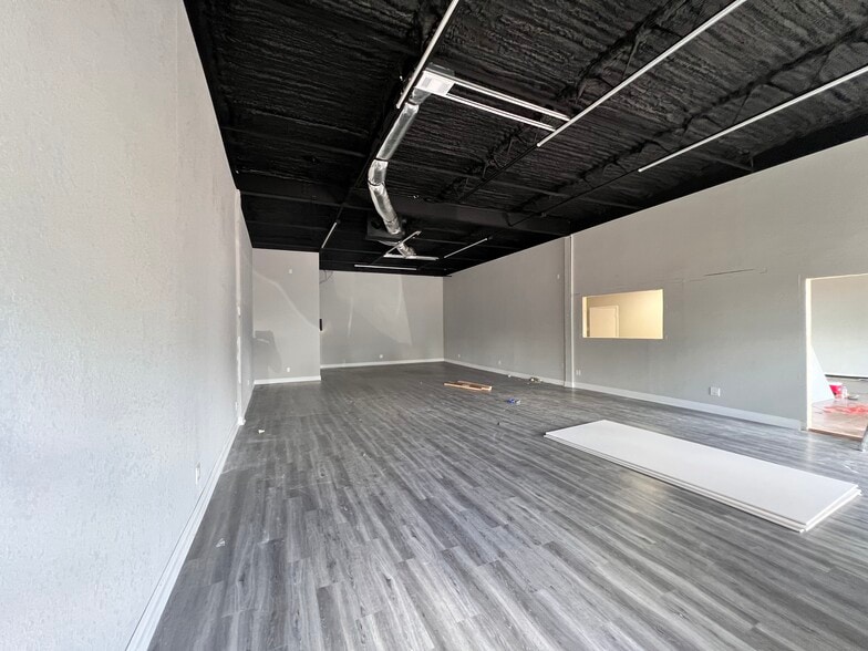 More Photos Of 5900-5928 Allday Dr, Houston Light Distribution For Lease