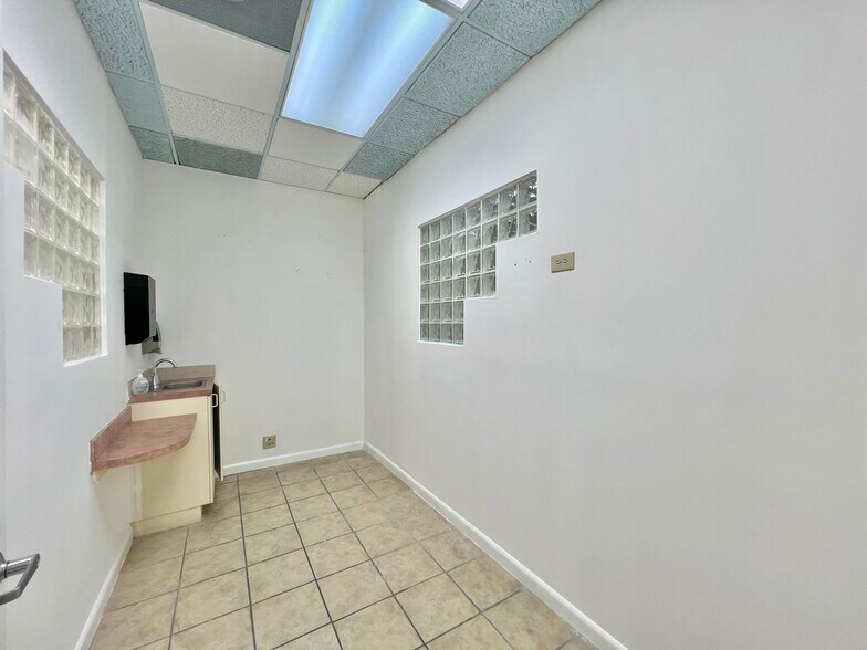 More Photos Of 4908 SW 8th St, Miami Medical For Lease