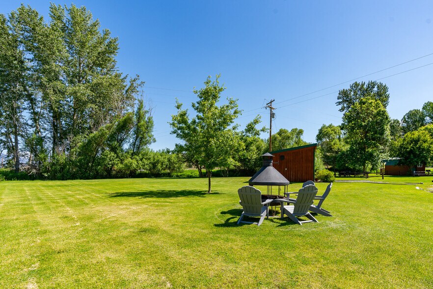 More Photos Of 8 W Curlew Lake Rd, Republic Self Storage For Sale