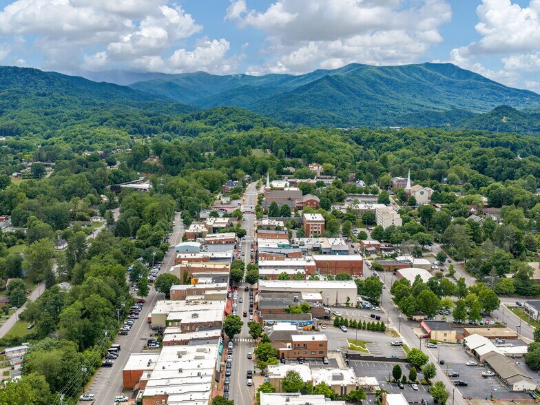More Photos Of 101 N Main St, Waynesville General Retail For Sale