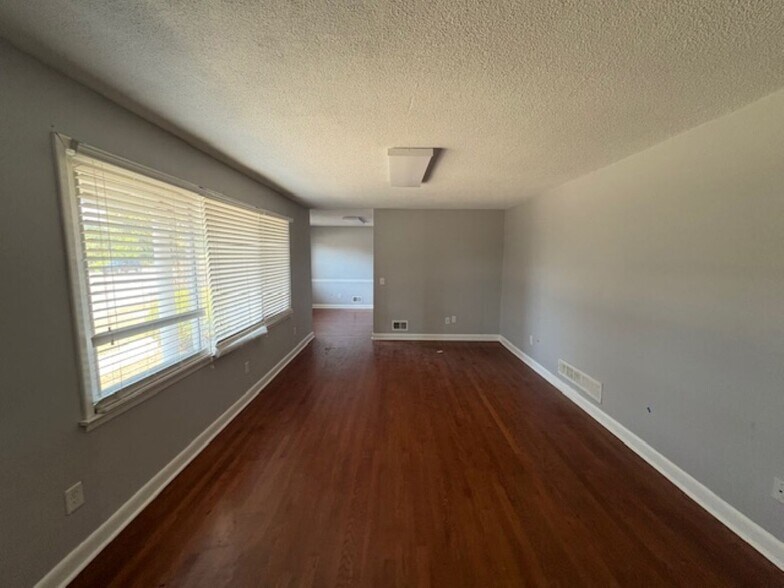 More Photos Of 912 St Andrews Rd, Columbia Office For Sale