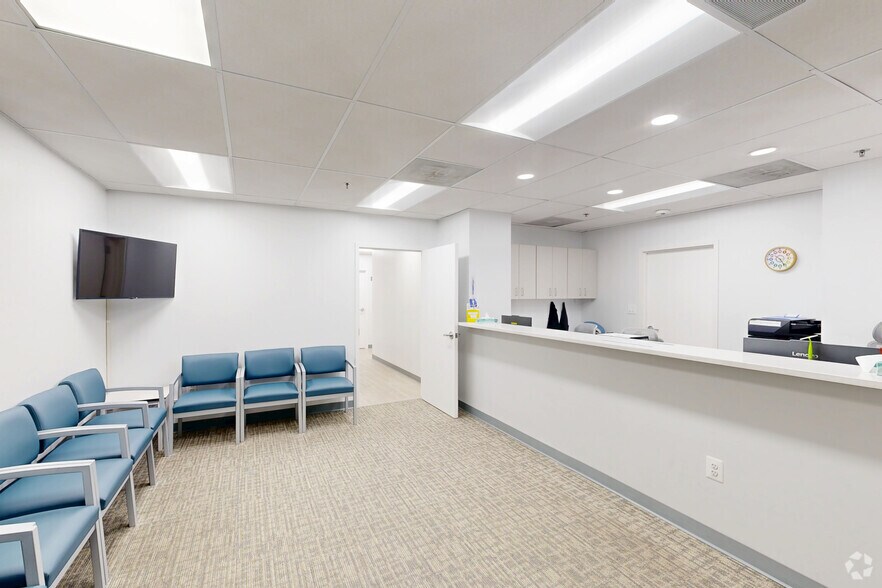 More Photos Of 6911 Laurel Bowie Rd, Bowie Office For Sale