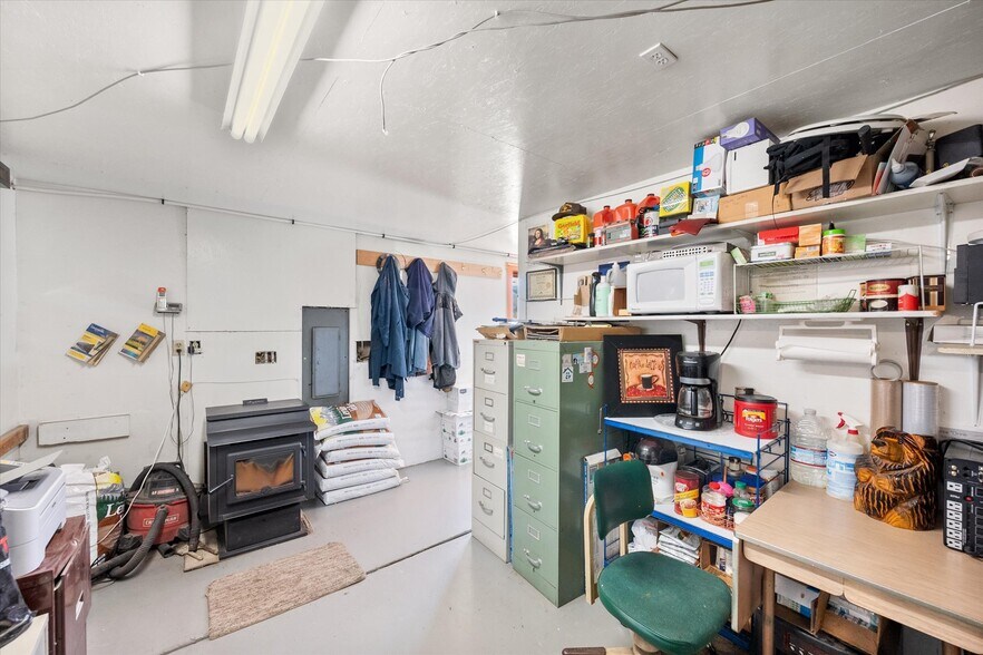 More Photos Of 5 Demick Ln, Salmon Auto Repair For Sale