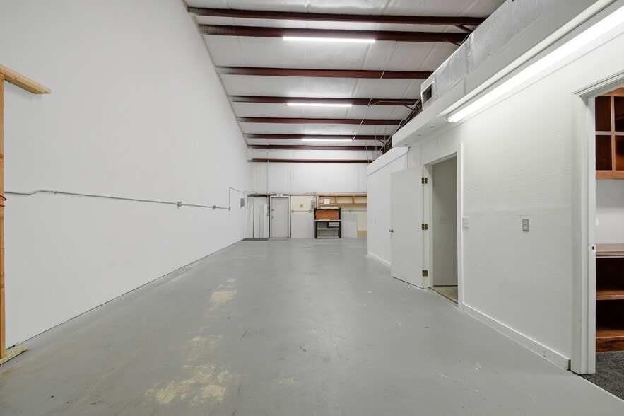 More Photos Of 200 Waler Way, Saint Augustine Warehouse For Lease