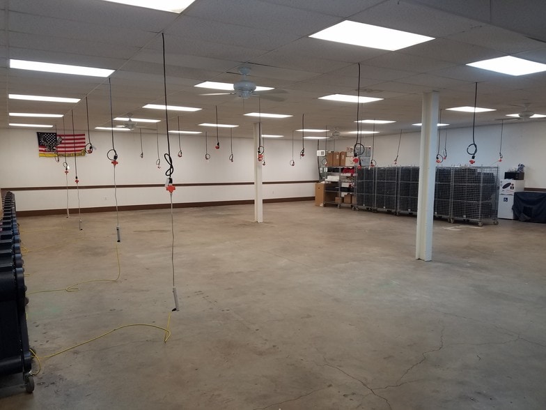 More Photos Of 7527 Gary Rd, Manassas Warehouse For Sale