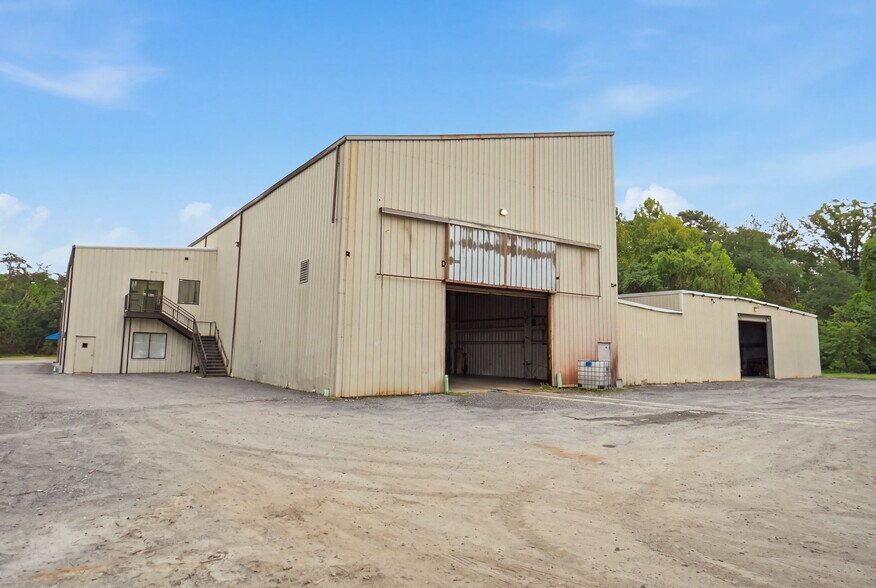 More Photos Of 521 Digiulian Blvd, Glen Burnie Warehouse For Lease